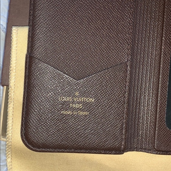 Authentic IPhone 6 case Monogram Leather Brown - Picture 2 of 4